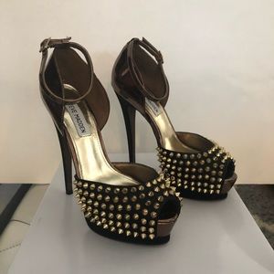 Steve Madden Obstcl-S studded platform heels 7